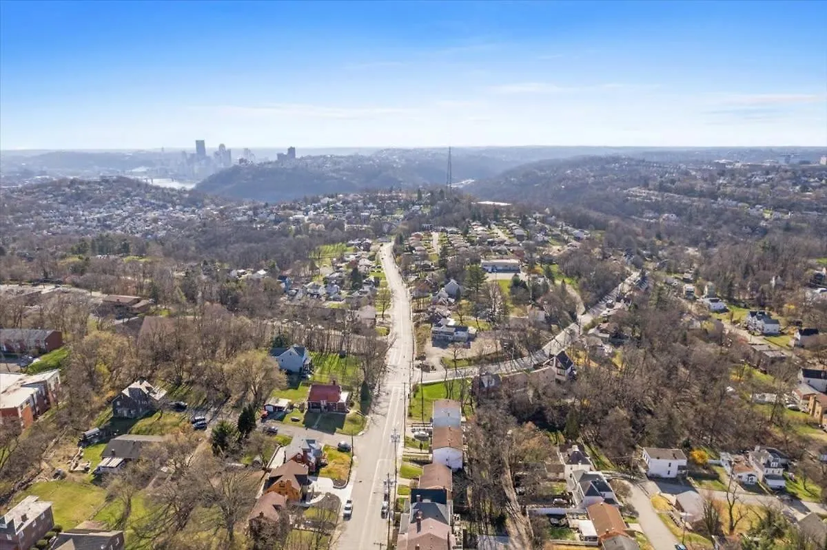 Classic Pittsburgh 4 Square - Easy Access To Town And Airport 0*,  USA